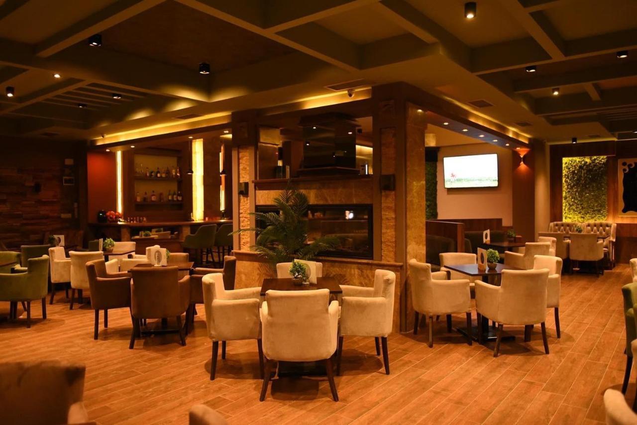 Griffon Bar Food Apartments Struga Extérieur photo