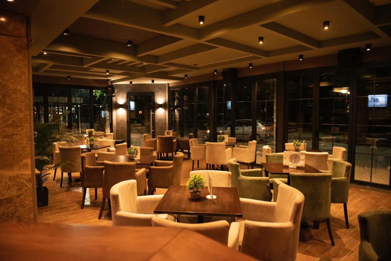 Griffon Bar Food Apartments Struga Extérieur photo