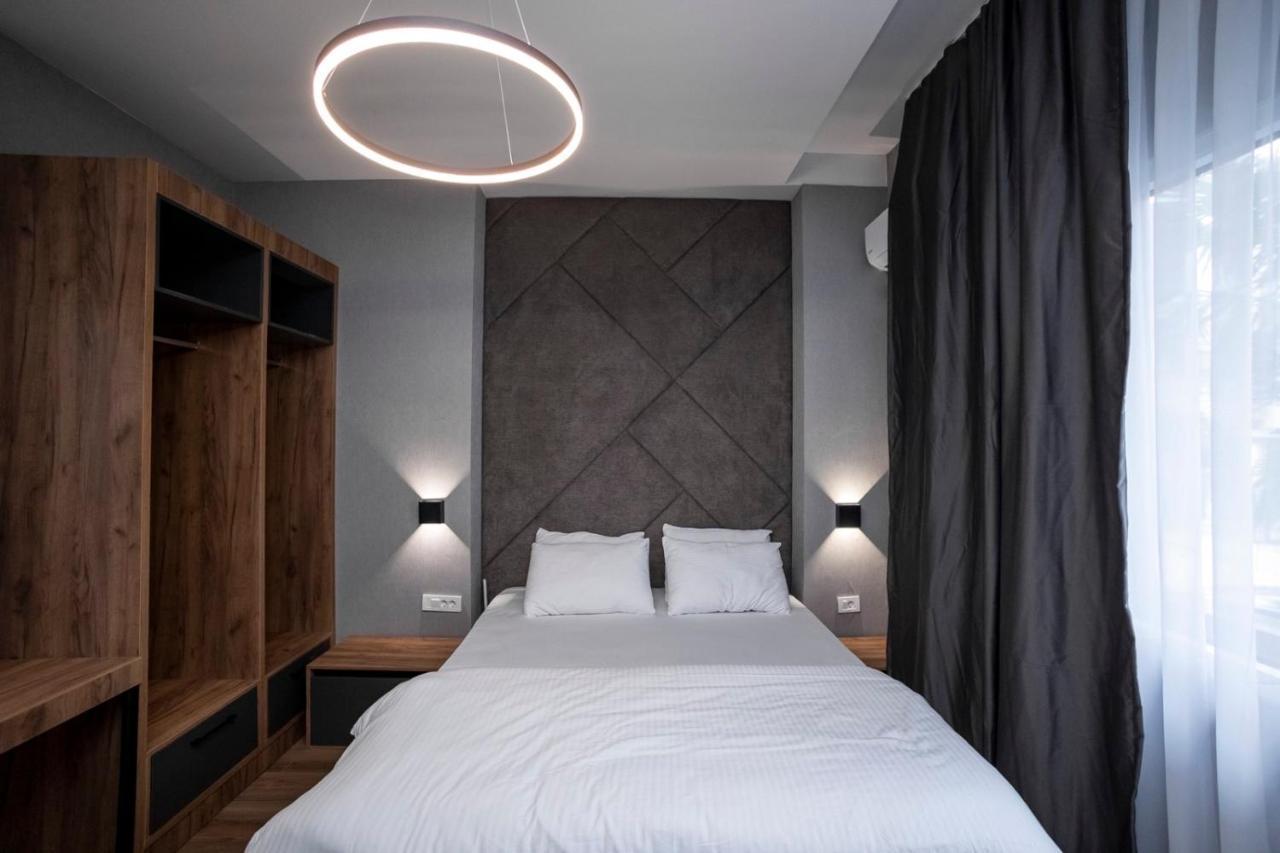 Griffon Bar Food Apartments Struga Extérieur photo