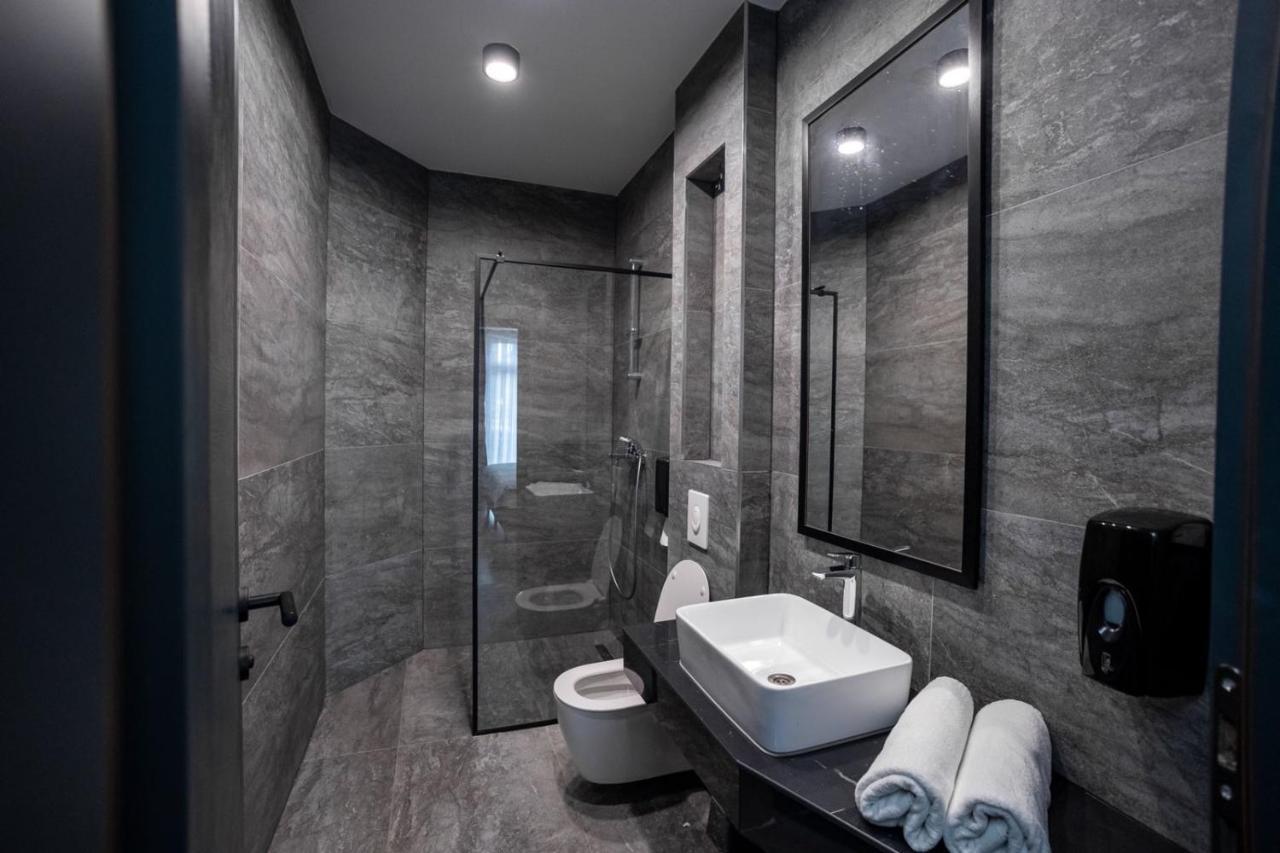 Griffon Bar Food Apartments Struga Extérieur photo