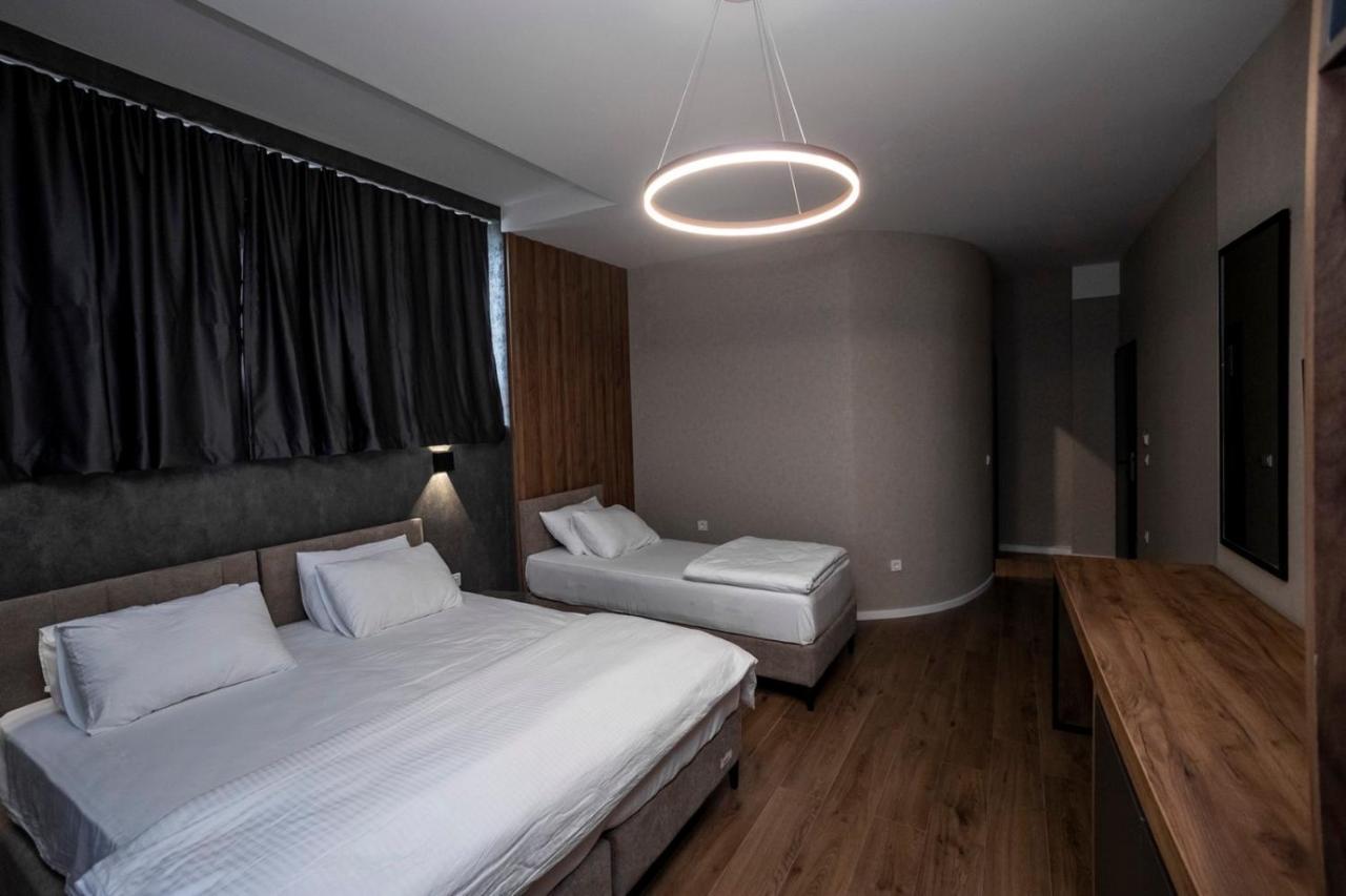 Griffon Bar Food Apartments Struga Extérieur photo